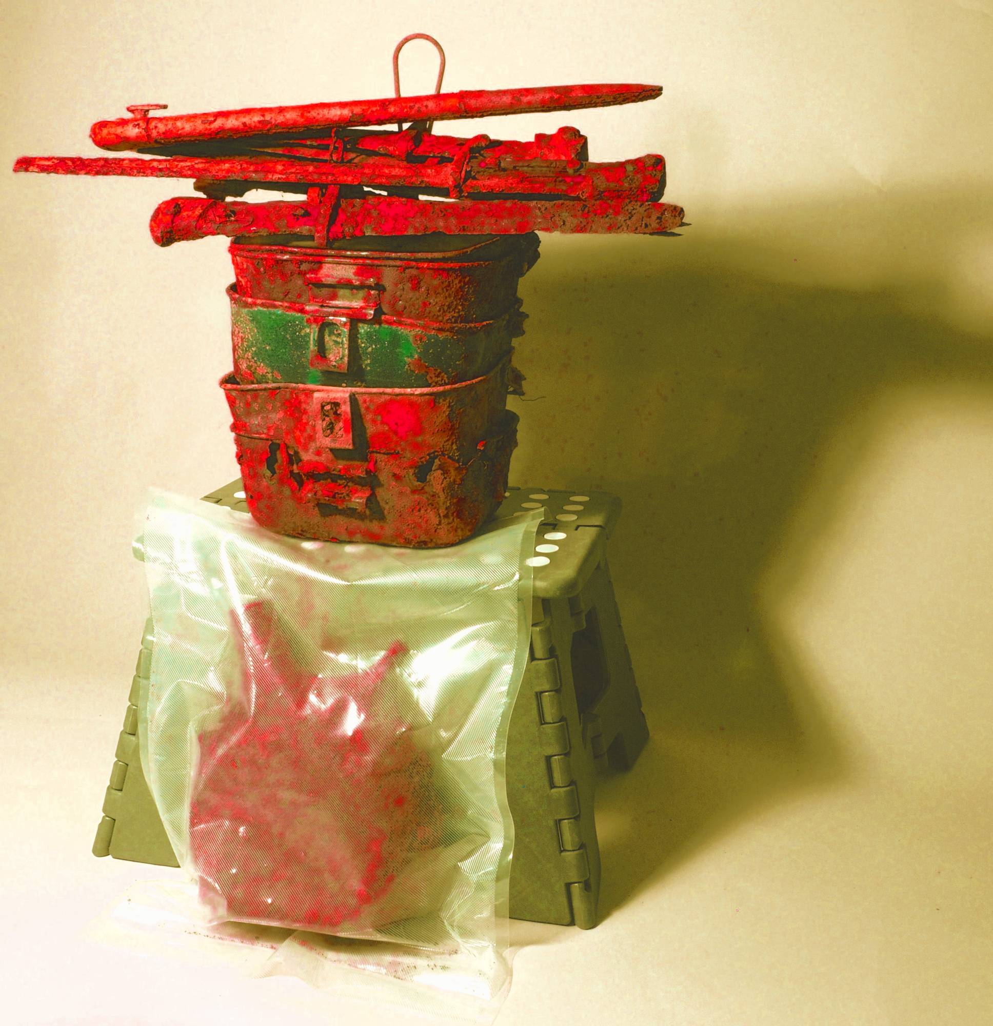Compozitie, obiecte readymade, plastic, 2019